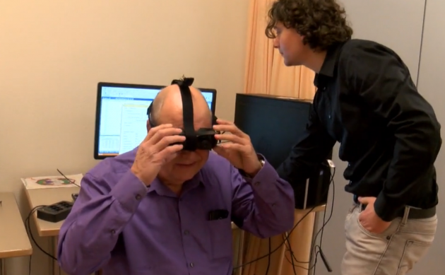 Le CHUV teste des lunettes virtuelles permettant de simuler un membre manquant