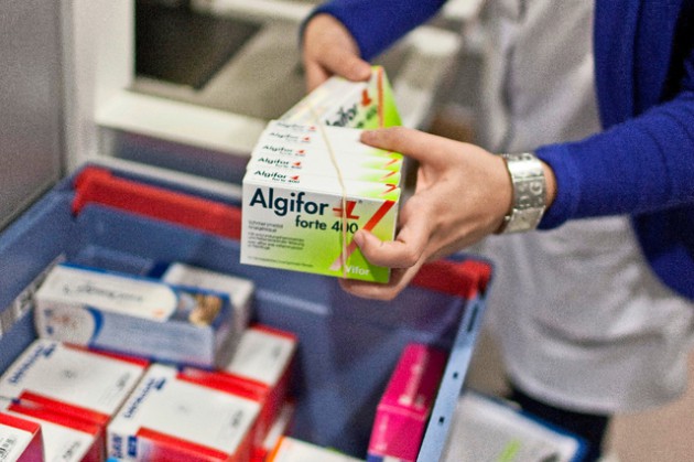 Pourquoi les médicaments sont-ils si onéreux en Suisse ?
