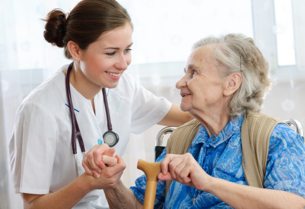 Débat: Un expert propose de limiter les dépenses de santé après un certain âge