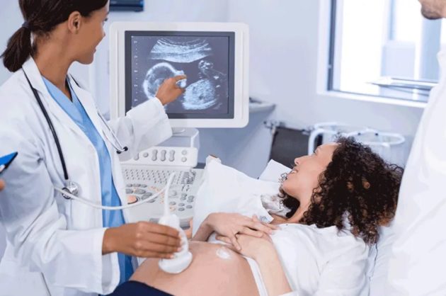 Santé: baisse de moitié du nombre de grossesses multiples en Suisse