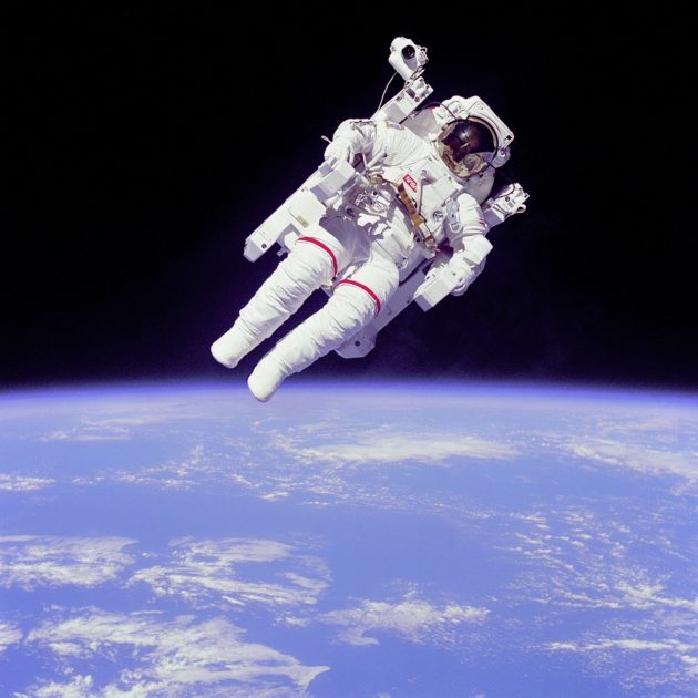Cherche astronaute suisse pour succéder à Claude Nicollier dans l’espace