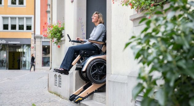 Le fauteuil roulant qui monte les escaliers lève CHF 9.2 Millions