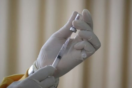 Un vaccin genevois contre les tumeurs récompensé par le Prix Pfizer