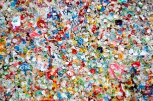 Microplastiques dans l’air : une pollution qui pourrait aussi réchauffer le climat