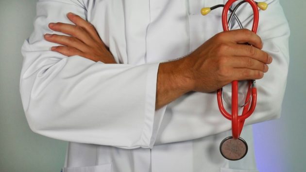Quand les médecins expriment leurs émotions, la confiance progresse